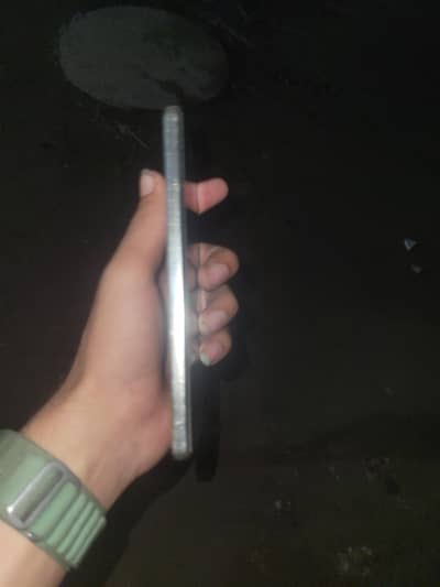 all ok best phone  10/9 condition  box ka sath phone ha