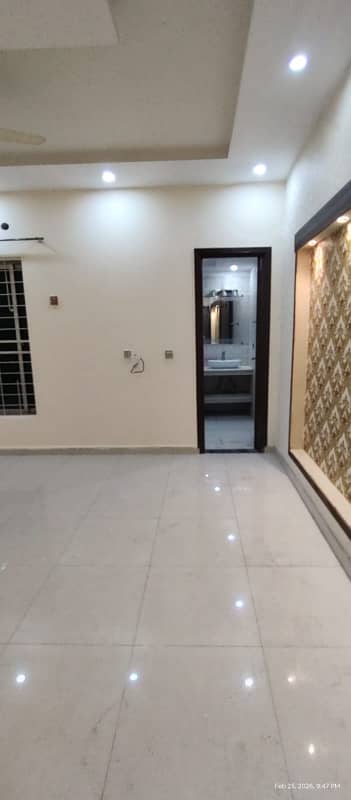 10 Marla Full House For Rent Tile Floor Like New Condition