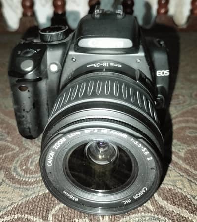 Canon camera for sailing with charger with lens with memory cards