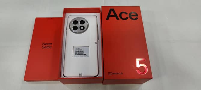 oneplus ace 5 12 ram 256 box charger 2 manth use al ok 10 by 10