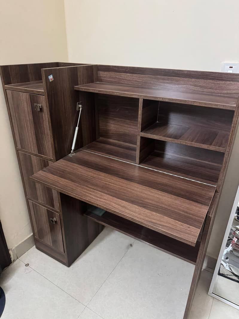 Study table in great condition 0