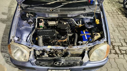 Santro 2005/2006 Neat Clean engine and interior