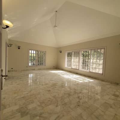 500 SQ yard bungalow available for rent