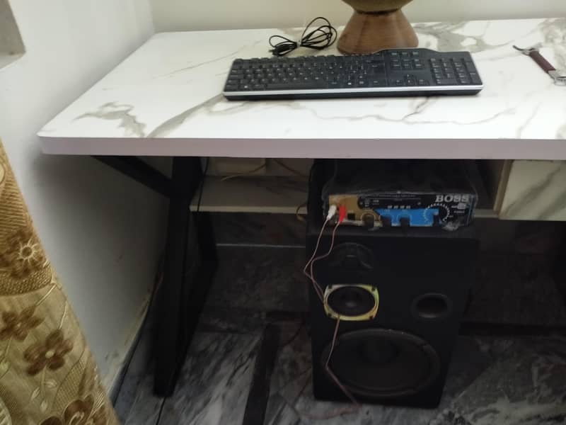 Computer table 4×2.5ft size 2