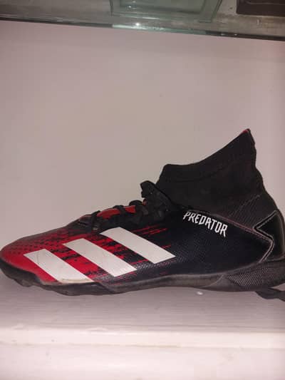 football addidas predators size 8 to 9