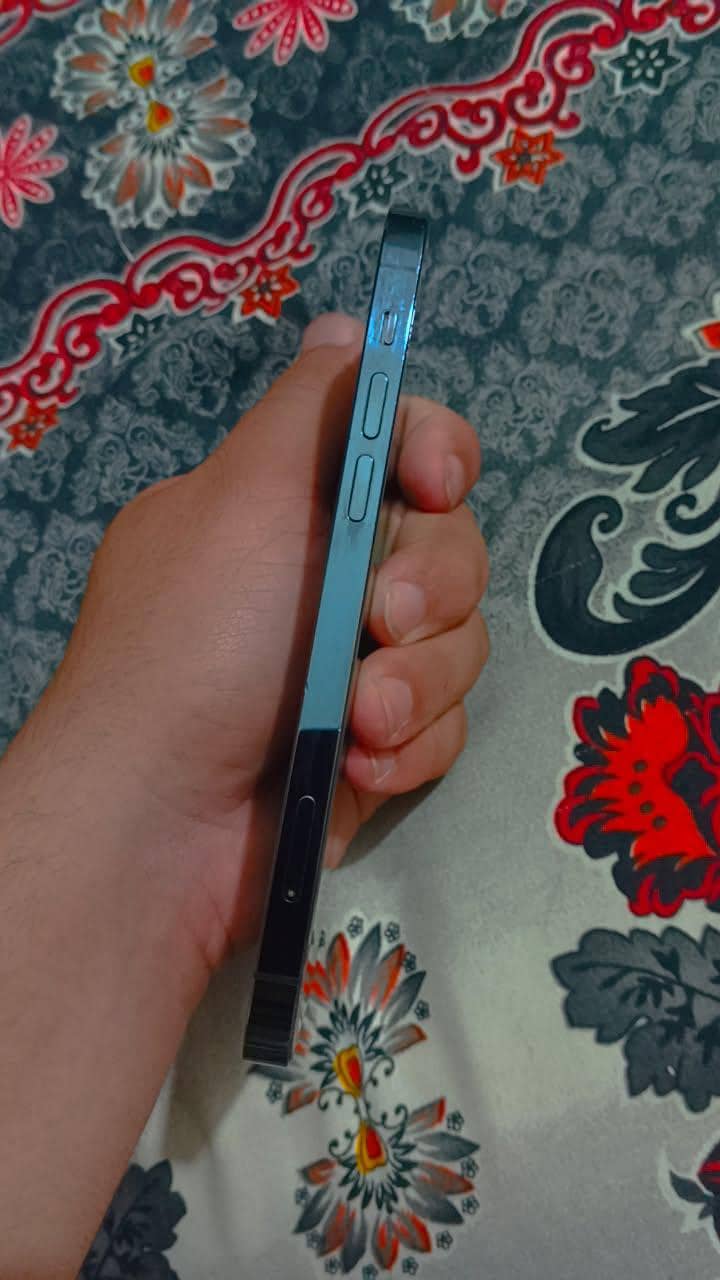 Iphone 12 pro 3
