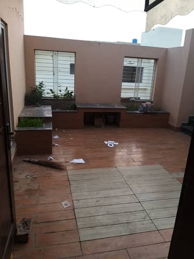 10 Marla Upper Portion for Rent in Valencia Town Lahore | 3 Bed Portion | Prime Location | 75,000 Rent