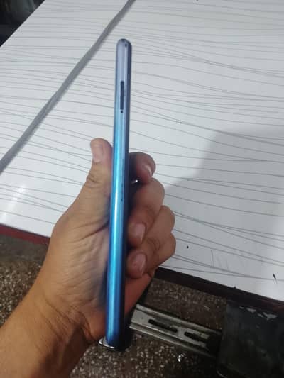 4-64 gb hy 10 by 9 condition hy