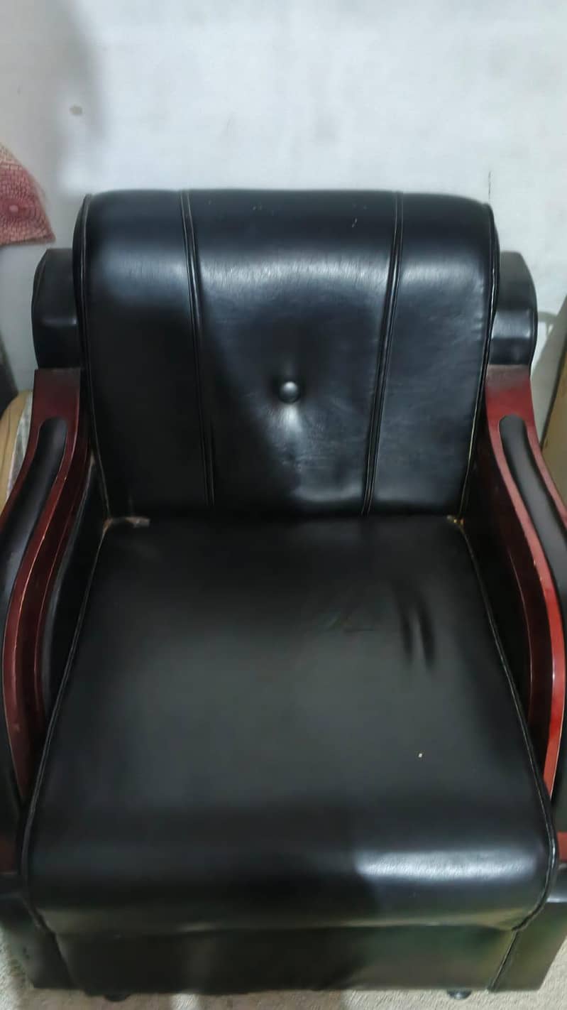 leather sofa 0