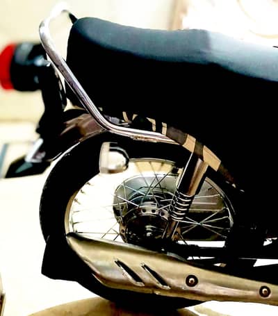 HONDA 125 BLACK MODEL KARACHI NUMBER PLATE