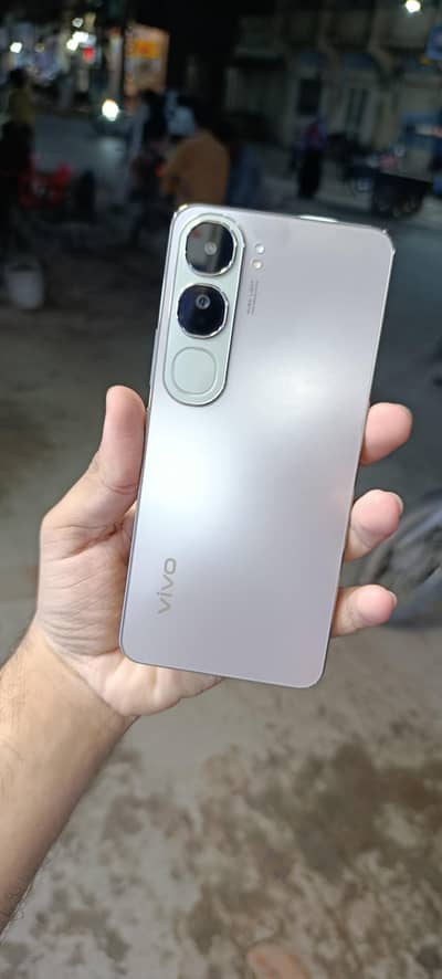 Vivo y200 256gb full box location kabirwala