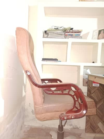 Full Size Boss chair available