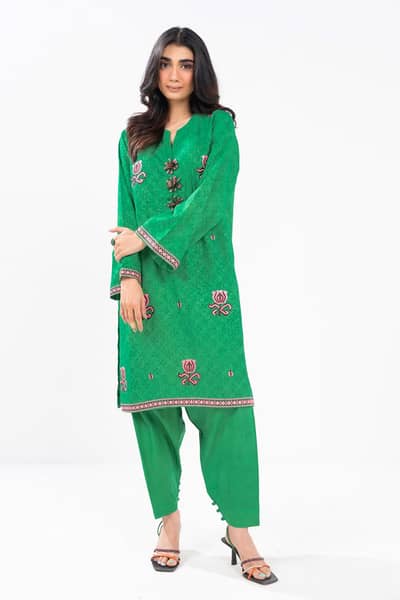 Embroidered lawn 2pc
