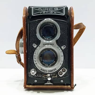 1950s Aires Reflex Twin-Lens Reflex (TLR) Camera with Leather Case