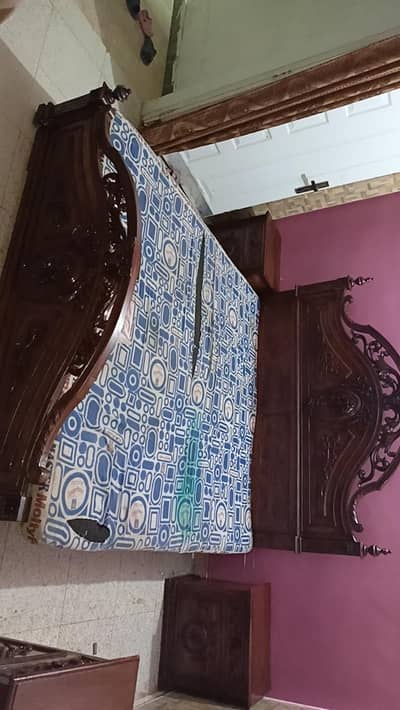 Chinioti Wooden Furniture  Bed Set, Side Tables & Dressing Table