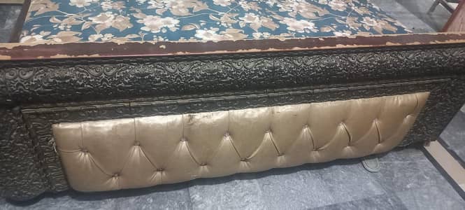 bed and dressing table