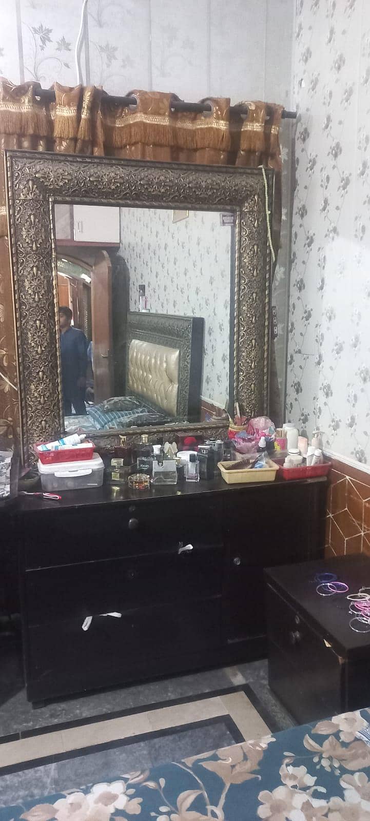 bed and dressing table 2