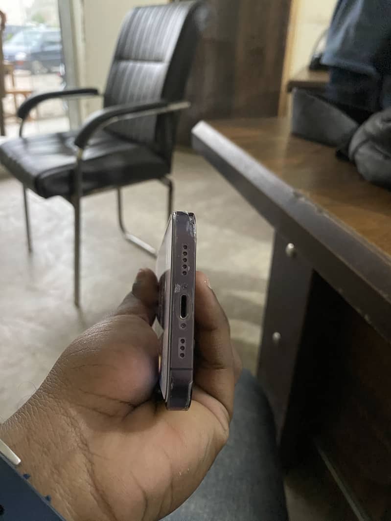 iPhone 14 Pro 4