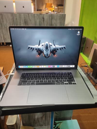 MacBook pro core I9 64gb RAM 1tb SSD 16inch 4GB graphic 2019