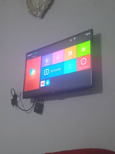 LG LCD. LED TV FOR SALE 32" Inch size