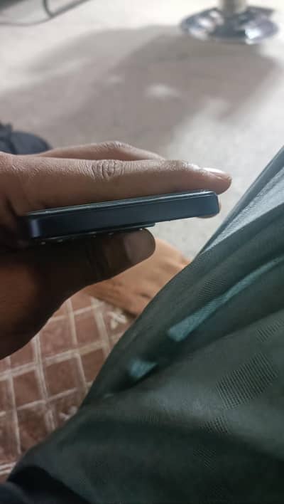 bhtreen mobile ha 1 2 maha wrinty b hogi abi 16/256gb