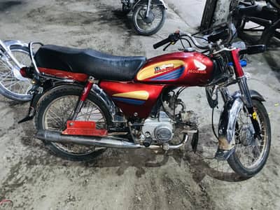 CD70 2014 modle  vip condition original tanki thappy available haain