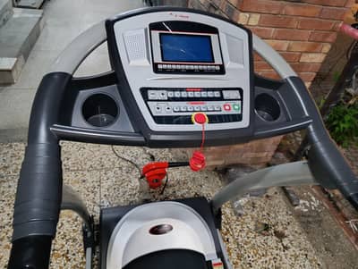 Apollo Air 10 treadmill fully original not opened or repaired 10/10