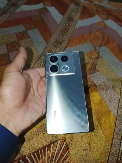 Anyone interested DM me please. . .