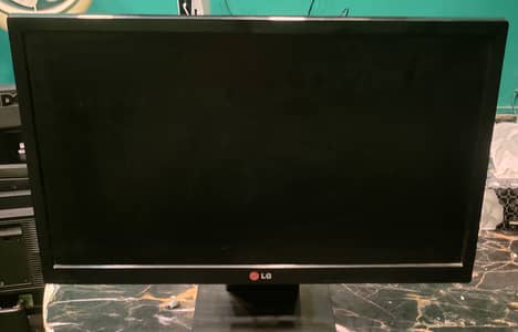 LG LED Monitor for Sale – Good Condition