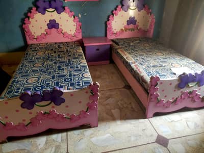 2 single bed 3×6 . / 3 Door almari  / side table / Dressing mirror