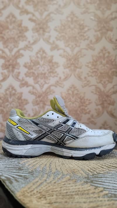 Asics Gel Hard Wicket Original  Very Good condition
