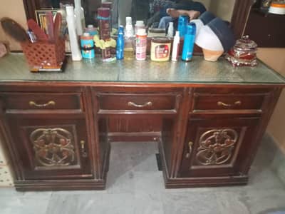 dressing table wood polish work perfect condition