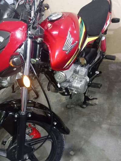 Honda CB 125f