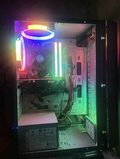 Gaming PC (intel i5 4th gen 3.30ghz + 2gb Radeon R7 430 GDDR5 128 bit)