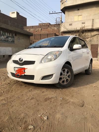 Toyota vitz 8/13