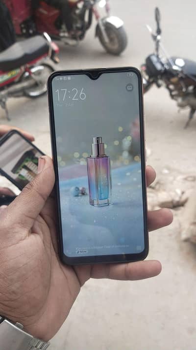 10/10 condition majbori ki waja sa sell kr Raha ho