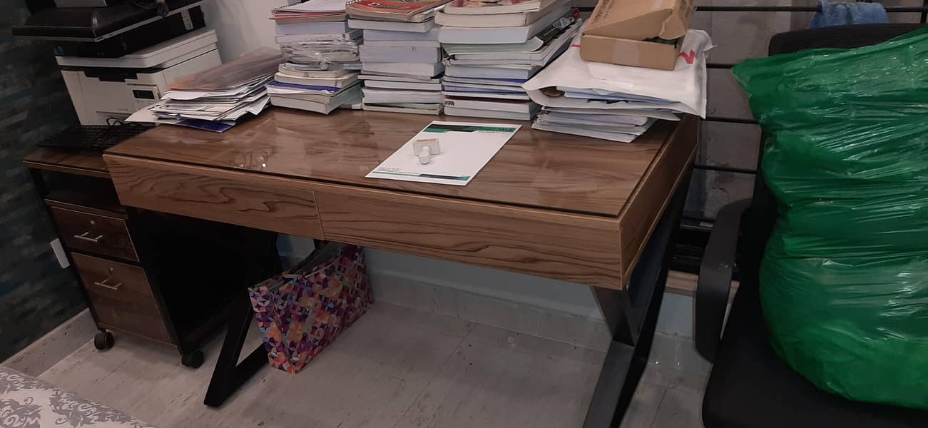 Office Table 0