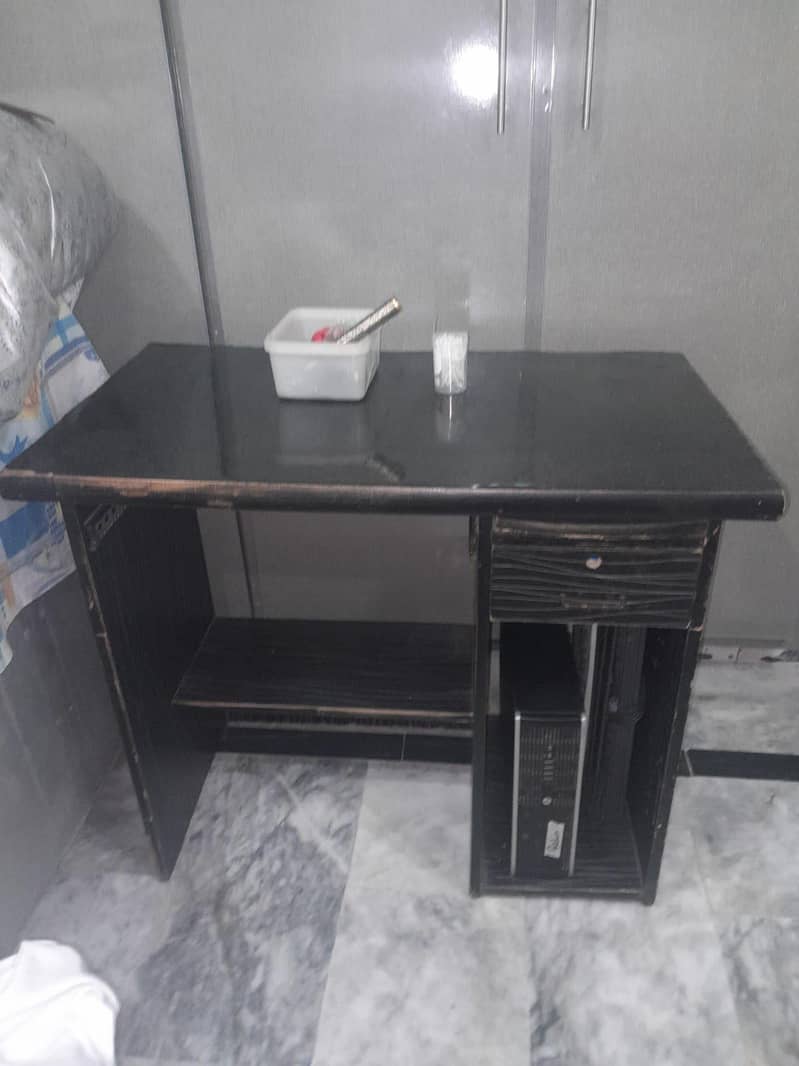 Office/Computer Table 0