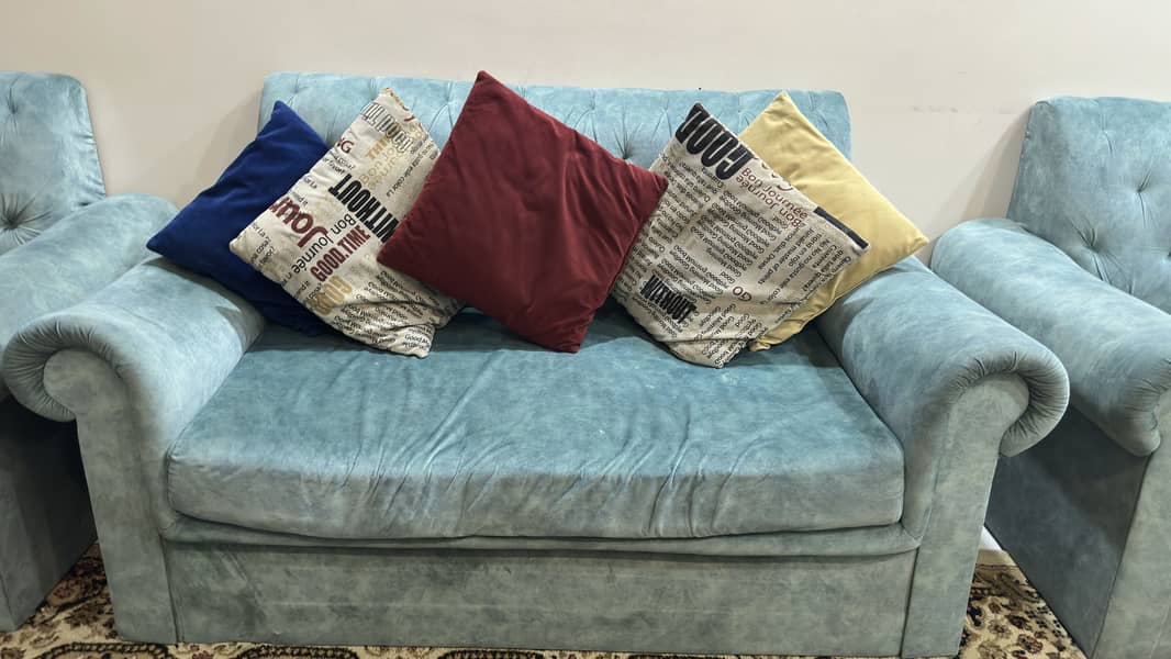 Tuffted sofa set 0
