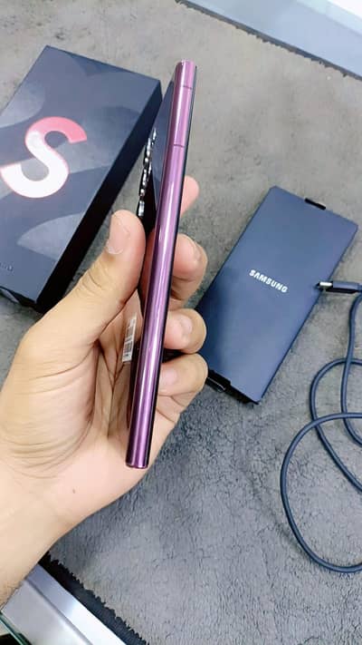 Samsung s22ultra within box