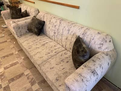 White minimalist sofa set