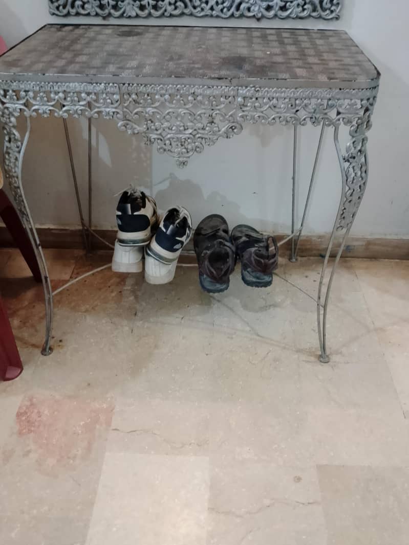 dressing table with mirror frame 1