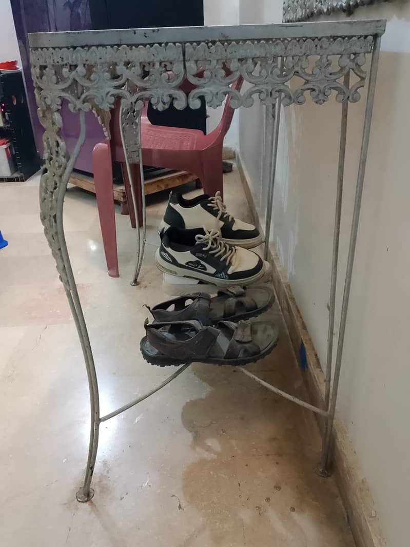 dressing table with mirror frame 2