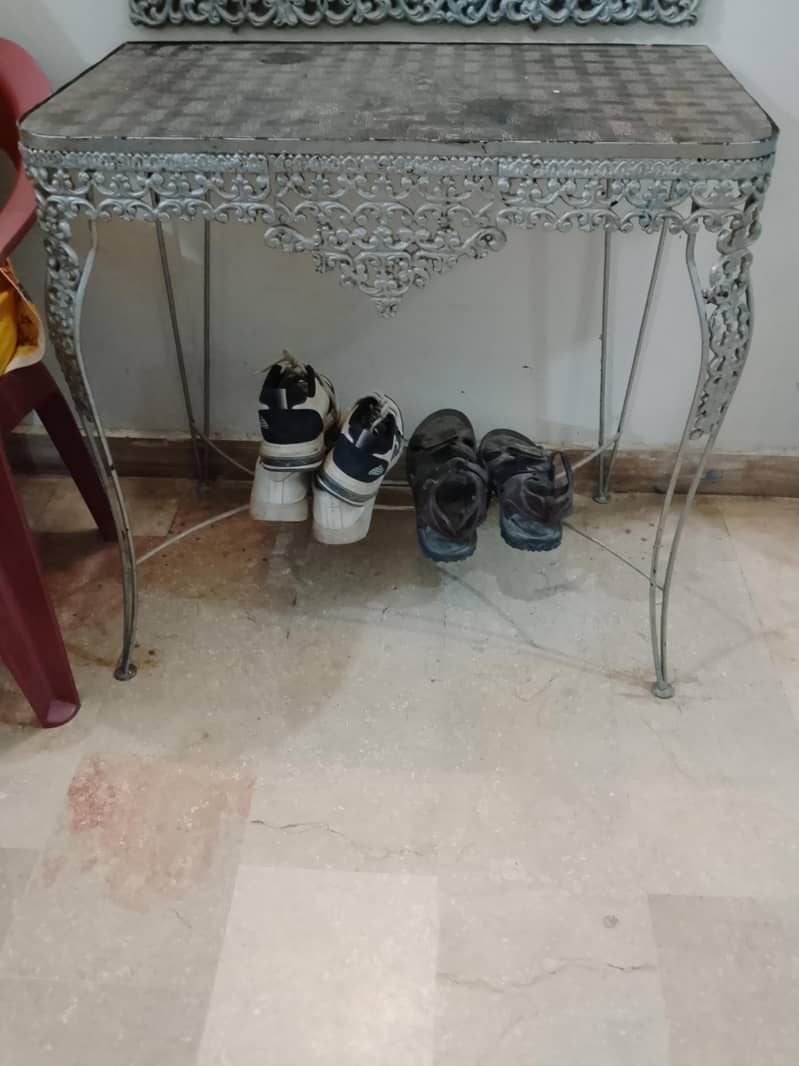 dressing table with mirror frame 3