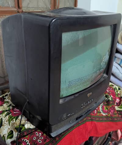 17 Inch Color TV – Working Condition – Affordable Price