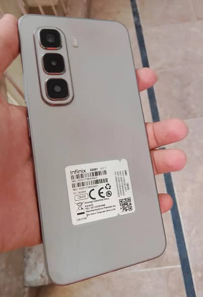 infinix hot 50 pro box Charger Original and no fault seld set hai . . . .