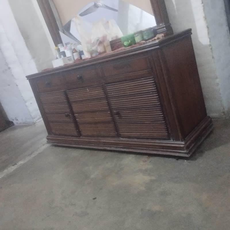 dreesing table solid  for sale 0