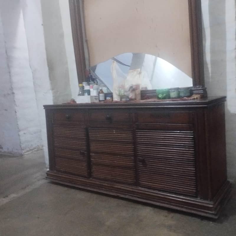 dreesing table solid  for sale 1