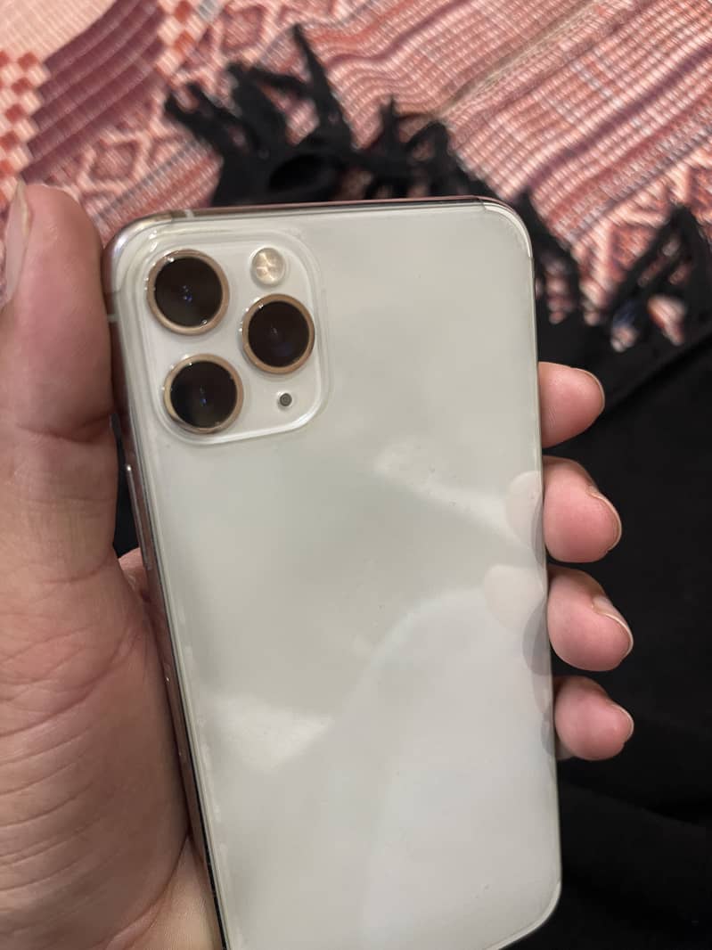iPhone 11pro max 4