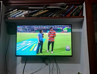 40 inch Eco Star LCD like new